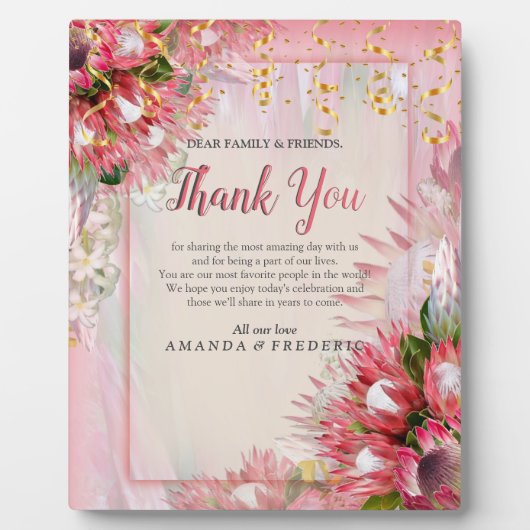 明るい赤紫色プロテアと赤面&金ゴールドリボン フォトプラーク (正面)