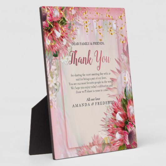 明るい赤紫色プロテアと赤面&金ゴールドリボン フォトプラーク (側面)