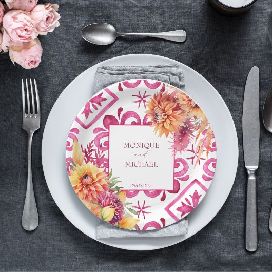 明るい赤紫色マジョリカタイルオレンジダリアテンプレート ペーパープレート