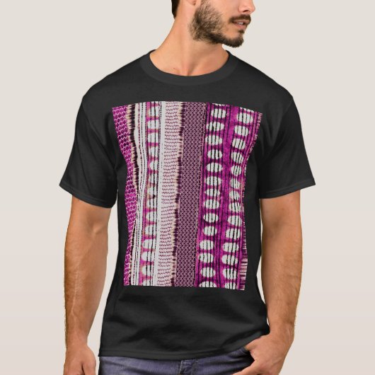明るい赤紫色民族縁ど抽象芸術 Tシャツ (正面)