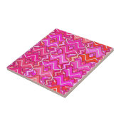 明るい赤紫色、コーラルピンク、および赤の部族ろうけつ染め タイル (側面)