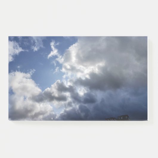 明るい青お洒落いコーニッシュ空のふわふわした雲 ポストイット (正面)