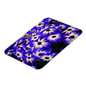 明るい青と白のデジタルの花 マグネット (左側)