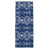 明るい青と白の雪の図形のパターン ワインギフトバッグ (裏面)