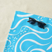 明るい青の抽象芸術渦巻き模様モノグラム ビーチタオル (インサイチュ)