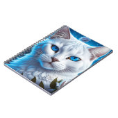 明るい青の目を持つ白猫フローラ ノートブック (左側)