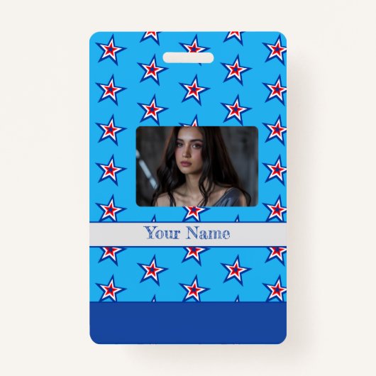 明るい青の赤と白の星のパターンバッジ バッジ (正面)