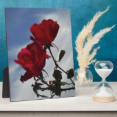 明るい青空に赤いバラ フォトプラーク (側面)