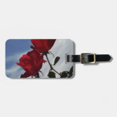 明るい青空に赤いバラ ラゲッジタグ (正面横)