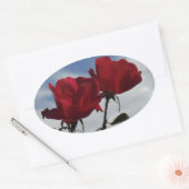 明るい青空に赤いバラ 楕円形シール (封筒)