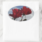 明るい青空に赤いバラ 楕円形シール (バッグ)