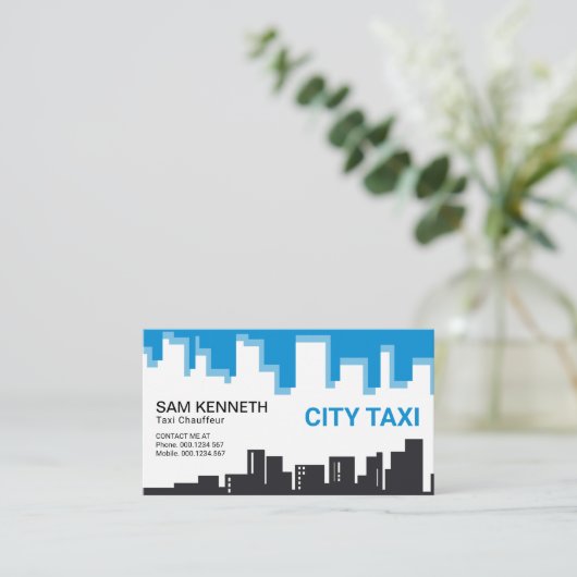 明るい青空建物シルエットタクシードライバー 名刺 (スタンド正面)