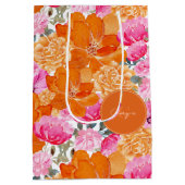 明るい鮮やかピンクのオレンジ色のフローラ&モノグラム名 ミディアムペーパーバッグ (裏面)