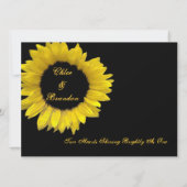 明るい黄色と黒のひまわり結婚のテンプレート 招待状 (裏面)