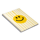明るい黄色のストライブ柄の顔 ノートブック (右側)