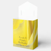 明るい黄色のバラ色の国のフローラ結婚ズ フェイバーボックス (オープン)