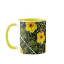 明るい黄色のパンジー