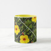 明るい黄色のパンジー マグカップ (中央)