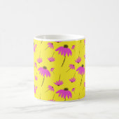 明るい黄色のマグカップとピンクの花 コーヒーマグカップ (中央)