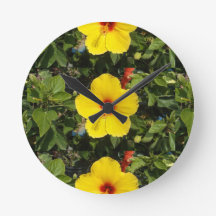 明るい黄色の春の花