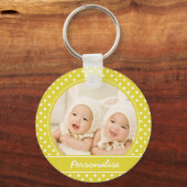 明るい黄色の水玉模様カスタムの写真と名前 キーホルダー (正面)