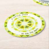 明るい黄色の緑の星のジェンダーが赤ちゃんのシャワーを明らかにする ラウンドペーパーコースター (アングル)