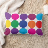 明るくはっきりしたでカラフルな虹は水玉模様を一周します ランバークッション (ブランケット)