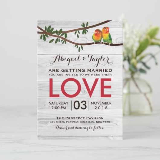 明るくカラフルな仲の良い恋人同士の結婚式招待状 招待状 (スタンド正面)