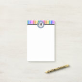明るく明るいレインボーモノグラムストライプ ポストイット (デスク上)