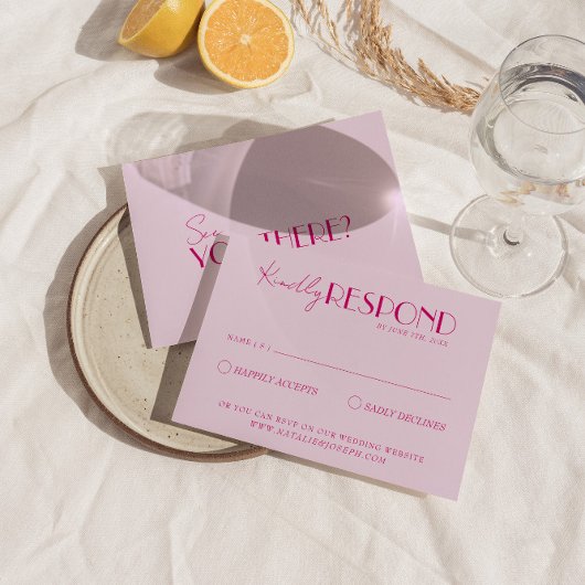 明モダンるいカラフルレトロファンキーおもしろい結婚の 出欠カード