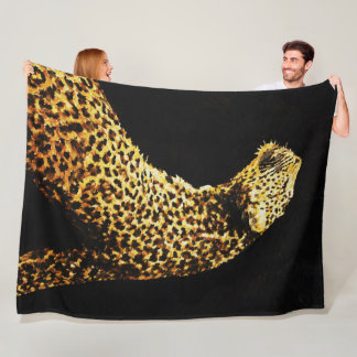 明暗のコントラストが美しいヒョウ – Chiaroscuro Wildlife フリースブランケット