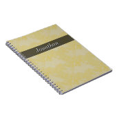 明白なタイルの陶磁器の表面の黄色文字 ノートブック (右側)