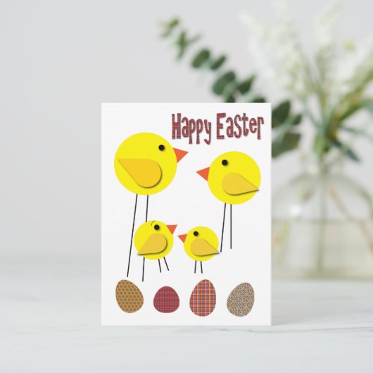 昔ながらの黄色い鶏の家族とイースターの卵 シーズンポストカード (スタンド正面)