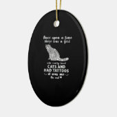 昔、猫と猫が好きな女の子がいました セラミックオーナメント (左)