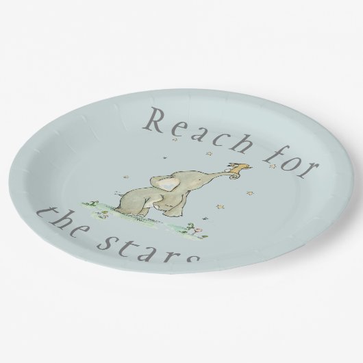 星お洒落を目指して手を伸ばす ペーパープレート (アングル)