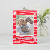 星が赤い背景に輝くあなたの写真でメリークリスマス シーズンカード (スタンド正面)