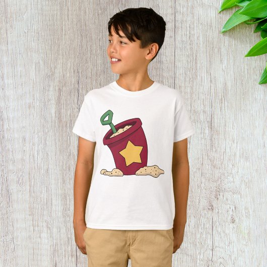 星とシャベル付き赤い砂バケツ Tシャツ