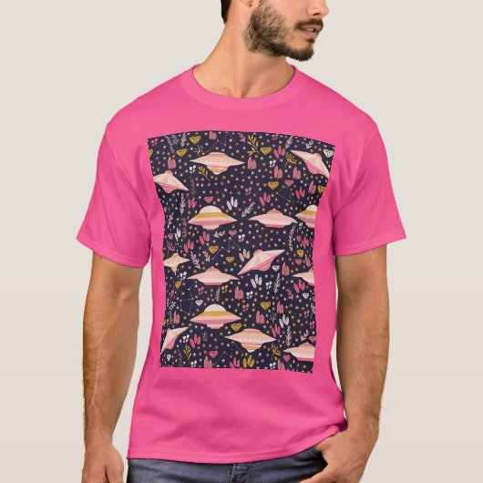 星と結晶を持つピンクのUfoパターン Tシャツ (正面)