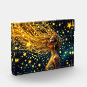 星のように金色の白熱［赤熱］光を放つ髪をした宇宙人 フォトブロック (左)