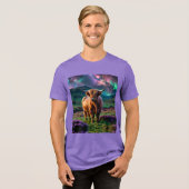 星の下の高地の牛 トライブレンドＴシャツ (正面全面)