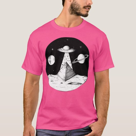星の惑星を持つピラミッドを拉致するUfo Tシャツ (正面)