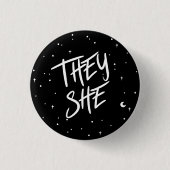 星の発音 缶バッジ (正面)