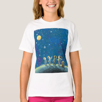 星の空を見ている子ども Tシャツ