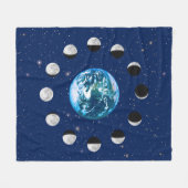 星の背景にある地球と月の相 フリースブランケット (正面(横))