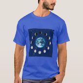 星の背景にある地球と月の相 Tシャツ (正面)