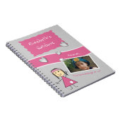 星やハート、名前と写真が入ったピンクとグレーのデザイン ノートブック (右側)