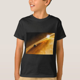 星を周回する惑星Foamalhaut B Tシャツ