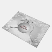 星を持つ銀色のメリークリスマスバルブオーナメント ドアマット (アングル)