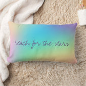 「星を目指してリーチ」パステルレインボーグラデーション ランバークッション (ブランケット)
