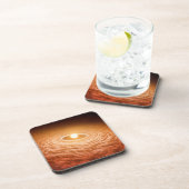 星フーオリオニスを取り巻く材料のディスク。 コースター (右側)